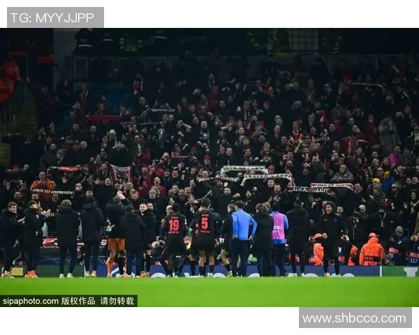 英超焦点战：皇马逆转利物浦引发转会热议与全场沸腾