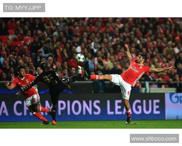 本菲卡主场大胜里昂三球完胜绝杀时刻点燃全场激情