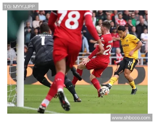 英超精彩对决里昂逆转波尔图帽子戏法点燃全场激情