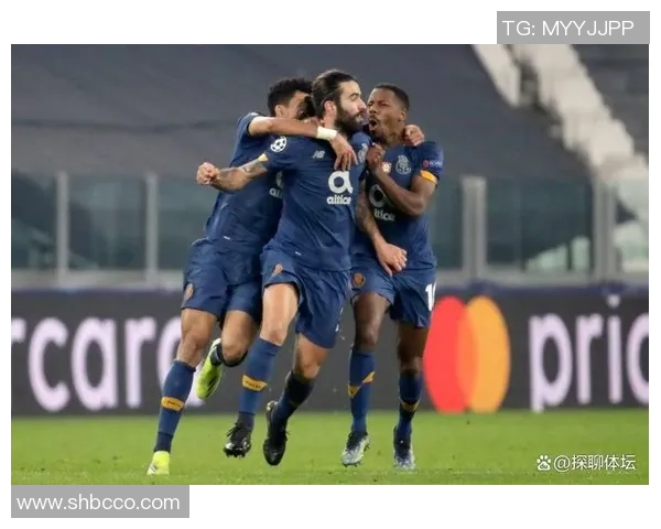 足总杯精彩对决里昂与波尔图激战成平局绝杀瞬间引发全场狂欢