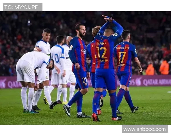 国王杯决战巴萨狂胜曼联6-2战术解析与精彩瞬间回顾 国王杯决战巴萨狂胜曼联6-2战术解析与精彩瞬间回顾