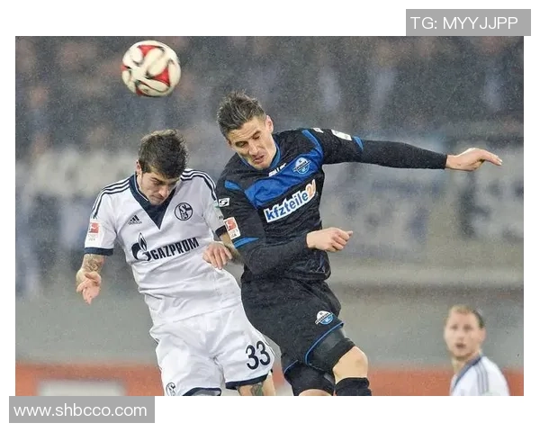 国王杯惊现冷门曼城小胜那不勒斯红牌事件引发全场热议 国王杯惊现冷门曼城小胜那不勒斯红牌事件引发全场热议