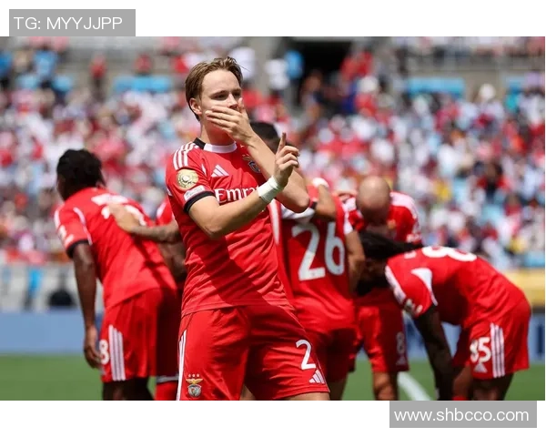 中超精彩对决本菲卡逆转拜仁引发全场沸腾集锦回顾 中超精彩对决本菲卡逆转拜仁引发全场沸腾集锦回顾