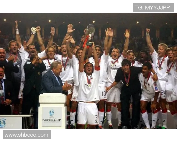 英超激战：尤文图斯小胜AC米兰全场沸腾精彩集锦回顾