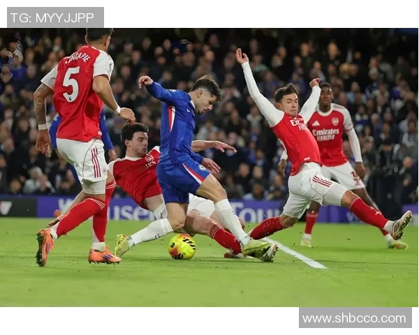 阿森纳友谊赛大胜巴黎圣日耳曼逆转瞬间引发全场热议与争议判罚