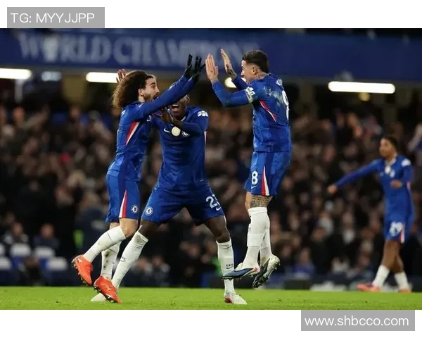 足总杯惊现冷门波尔图与切尔西激战成平局乌龙球引发全场轰动 足总杯惊现冷门波尔图与切尔西激战成平局乌龙球引发全场轰动