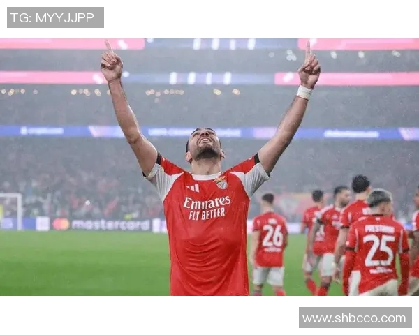 欧冠激战：本菲卡逆转里昂全场沸腾精彩瞬间回顾