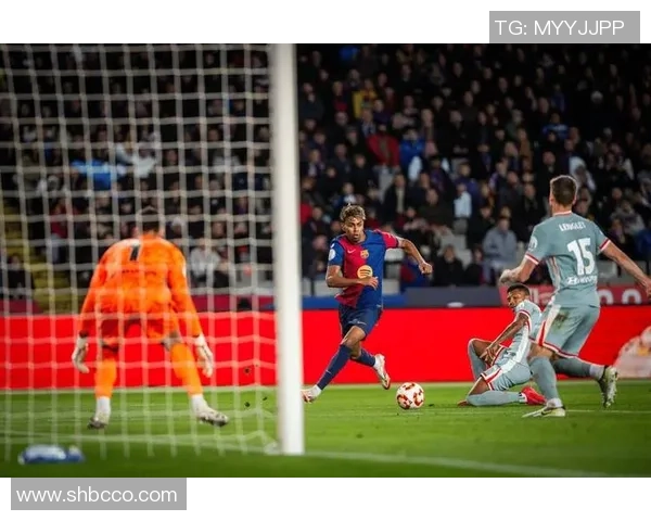 西甲精彩对决AC米兰以4-0战胜巴萨点球大战引发全场狂欢 西甲精彩对决AC米兰以4-0战胜巴萨点球大战引发全场狂欢